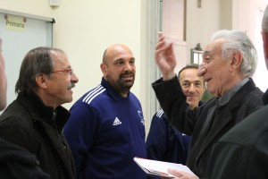 Il nostro padre Ceroni informa il ct Brunuel della lunga tradizione sportiva del Leone XIII