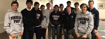 In biblioteca con i compagni di Fordham Prep.