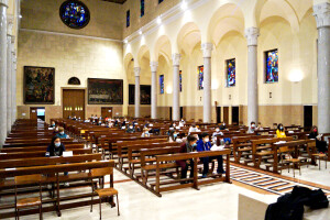 I ragazzi e le ragazze del 2° turno Cresime 2020 in un momento di preparazione alla celebrazione.